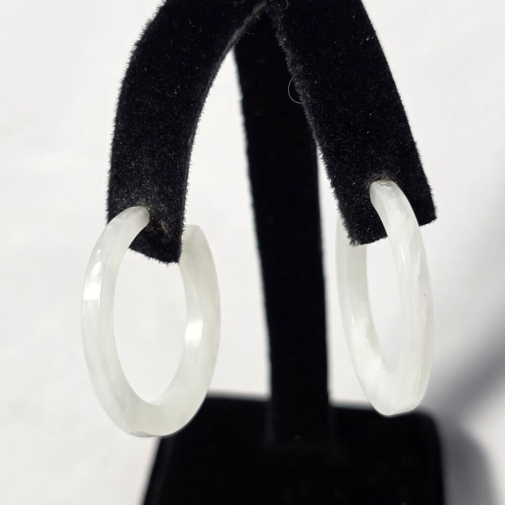 Small Resin Acrylic C-Shaped Hoop Earrings White Marbled Pattern